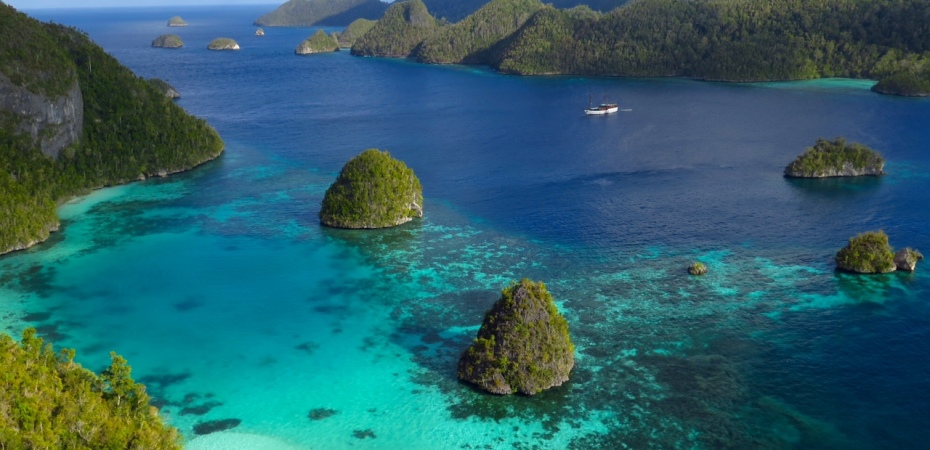 raja ampat; indonesia; wayag islands